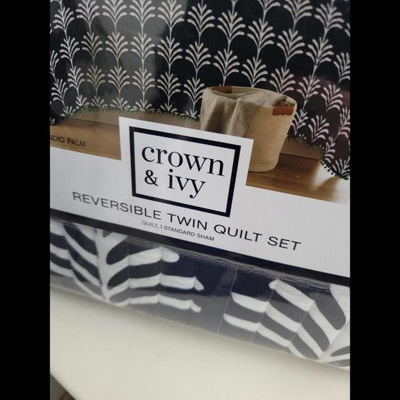 PRICE DROP! NEW Crown and ivy reversible twin quilt set - Picture 10 of 11